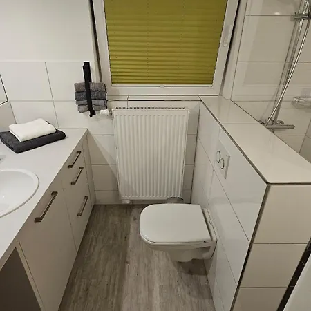 Gemütliche Souterrainwohnung In Bester Lager Hanóver