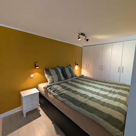 Gemuetliche Souterrainwohnung In Bester Lager 아파트 *