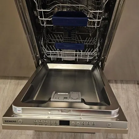 아파트 Gemuetliche Souterrainwohnung In Bester Lager *