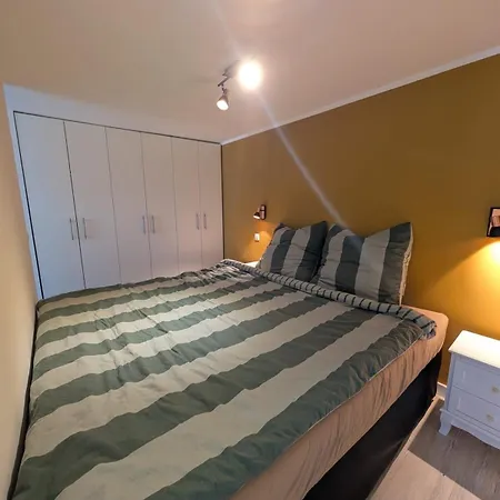 Gemuetliche Souterrainwohnung In Bester Lager